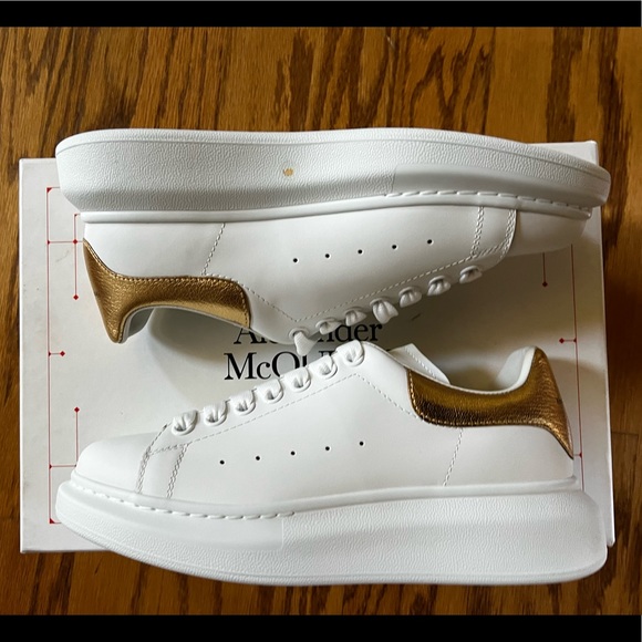 😊SOLD😊 Alexander McQueen Women's White and Gold Oversized Sneakers in 40.5 - Picture 3 of 8